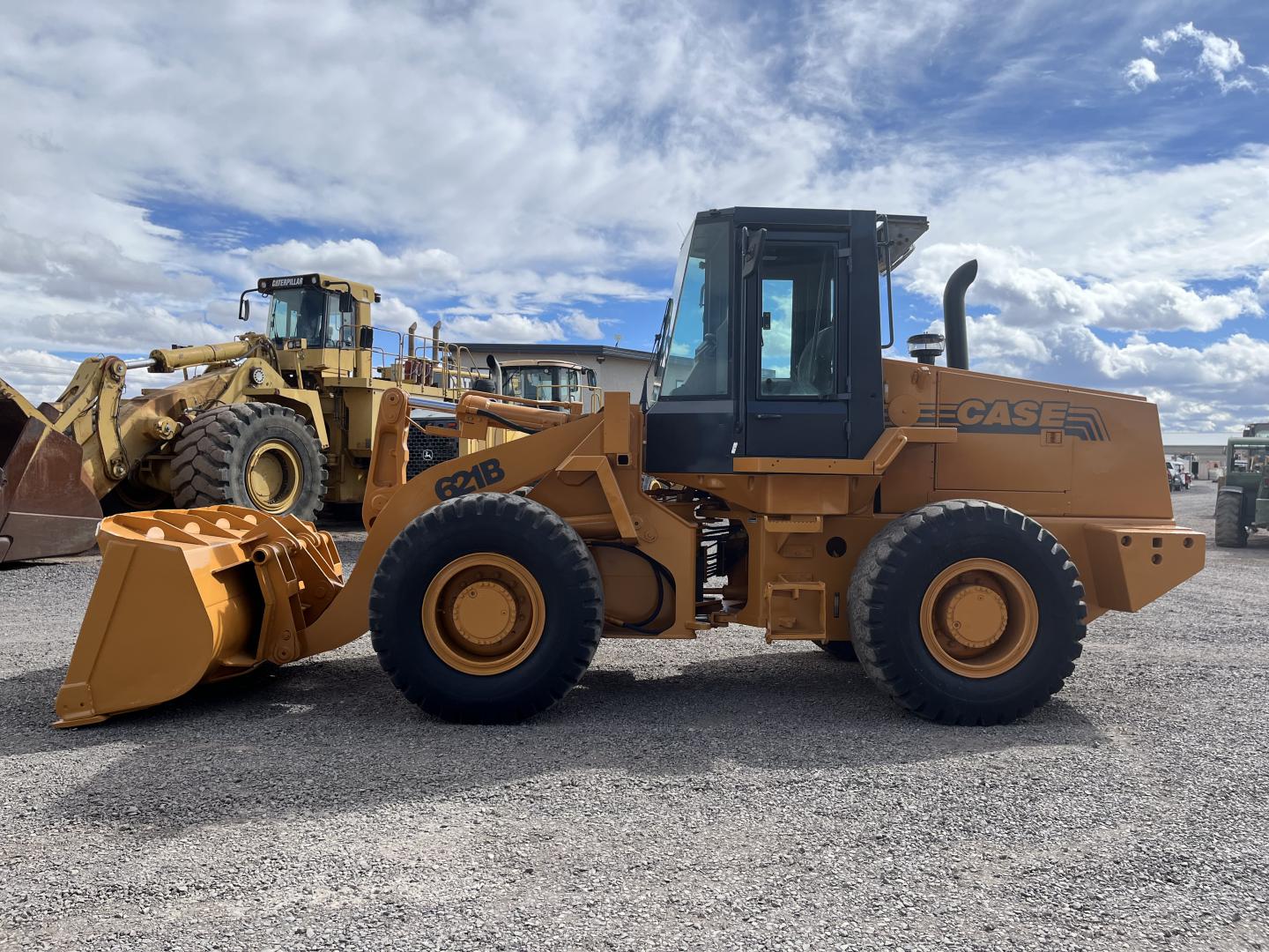 ./imagenes/INVOICE/2019/16742/CARGADOR FRONTAL CASE 621B (2).JPG